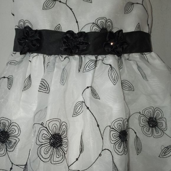 Holiday Toddler Dress w/ Bolero - Picture 4 of 4